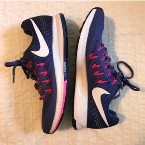 Nike Zoom running shoes size 9